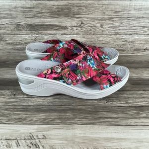 Women's Bzees Desire Comfort Wedge Slip On Slides Sandals Floral Size 7